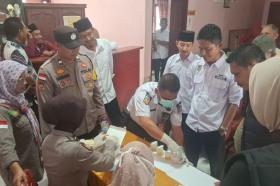 r[judul]