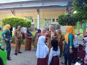 r[judul]