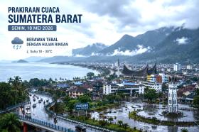 Padang Diguyur Hujan, Bukittinggi Berkabut, Awal Pekan Sumbar Terasa Kelabu
