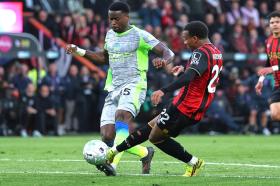 Gol Roket Kroupi Guncang Premier League, Manchester City Kehilangan Mahkota