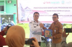 r[judul]