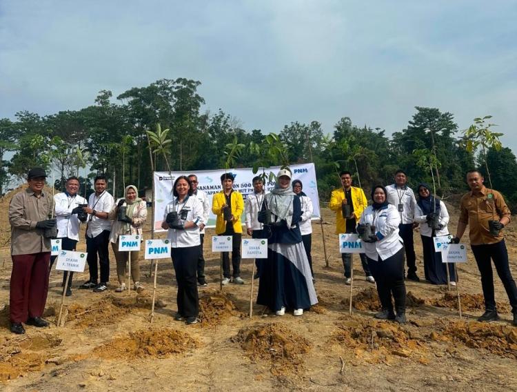 Dari Pakaian, Buku, Hingga 29.000 Pohon: PNM Perluas Makna Pemberdayaan di Masyarakat Akar Rumput