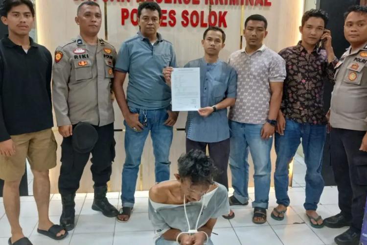 Setahun Cabuli Anak Tiri, Pria 44 Tahun Ini Babak Belur Diamuk Warga 