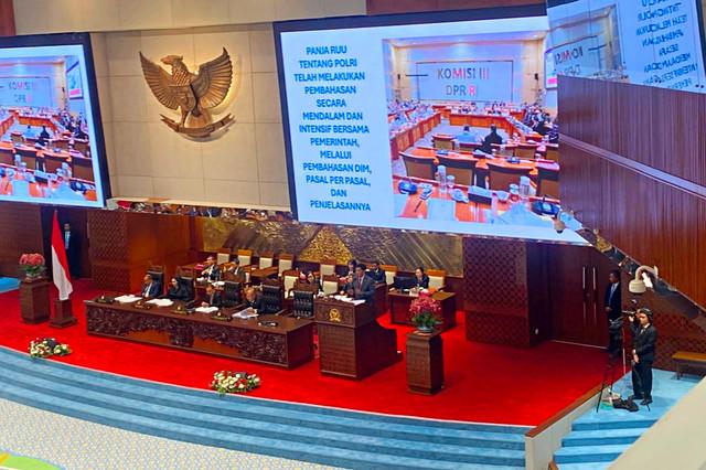 Revisi UU Polri Resmi Disahkan, DPR Klaim Serap Aspirasi dari 12 Provinsi