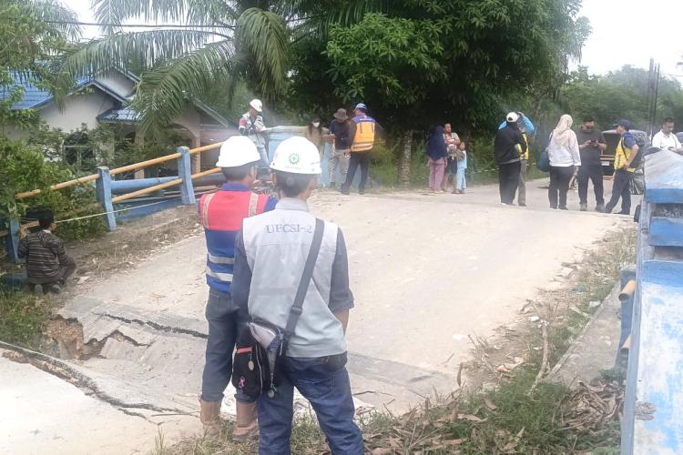 Jembatan Amblas di Rumbai Bikin Akses Warga Tersendat, DPRD Desak Pemko Bergerak Cepat