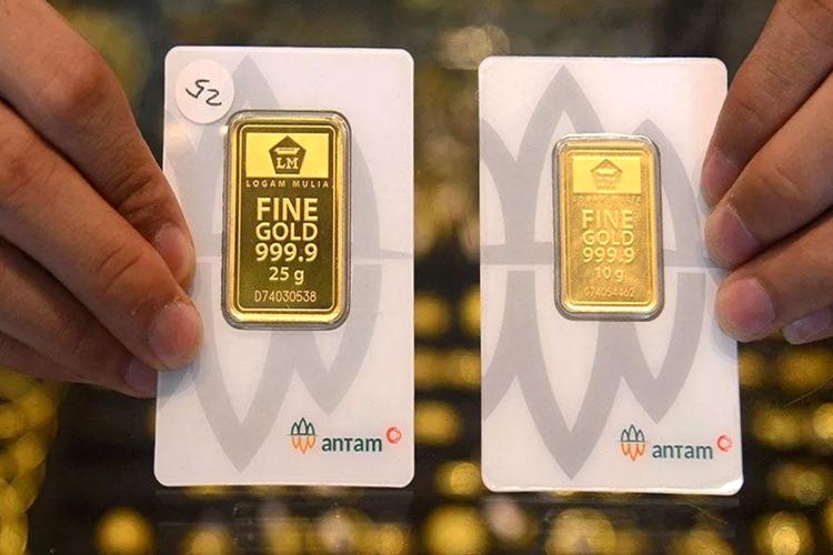 Harga Emas Antam Tergelincir Rp30.000, Saat Emas Dunia Justru Melesat ke Atas