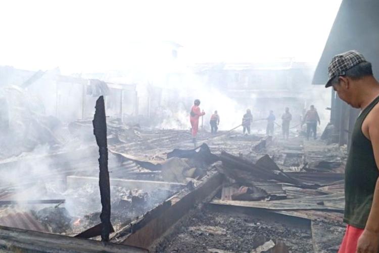 Pasar Parluasan Siantar Jadi Lautan Api, Ratusan Pedagang Menjerit Histeris