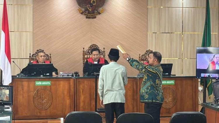 UAS Blak-blakan di Pengadilan, Sebut Abdul Wahid Pernah Diancam Jangan Macam-Macam