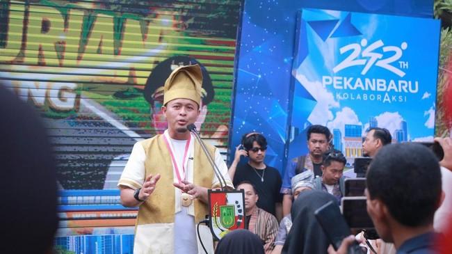 Ketan Talam Durian Pekanbaru Cetak Rekor MURI Terpanjang di Dunia