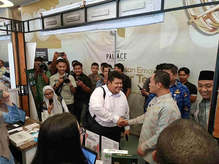 Ribuan Pencari Kerja Serbu Job Fair Pekanbaru 2026, Persaingan Ketat di Tengah Ribuan Lowongan