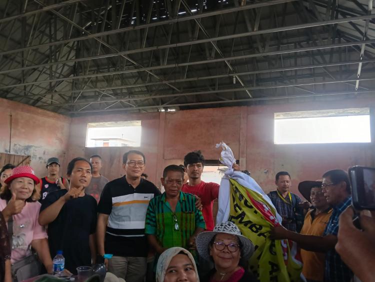 Datangi Pasar Dwikora Siantar, Penrad Siagian:  Pedagang Korban Kebakaran Tak Bisa Terlalu Lama Kehilangan Mata Pencaharian