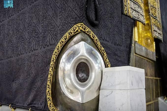 Hajar Aswad Disebut Jatuh dari Surga, Ini Penjelasan Ilmiah yang Bikin Banyak Orang Terkejut