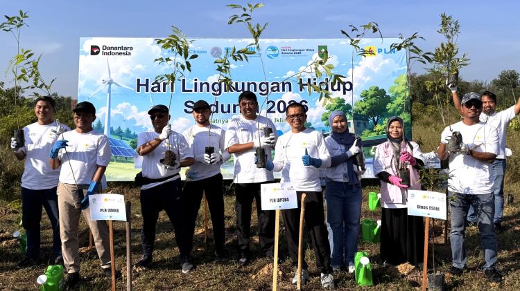 PLN Group di Riau Bersatu Jaga Bumi, Bersihkan Ratusan Kilogram Sampah dan Tanam Ratusan Pohon