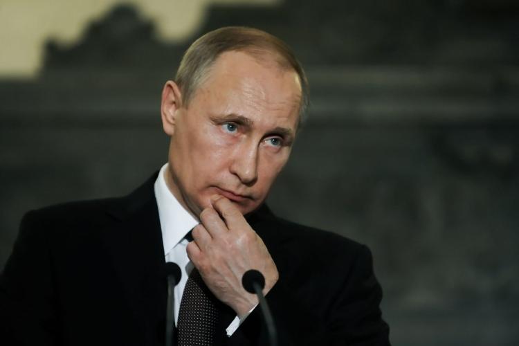 Serangan Ukraina Bikin Rusia Kekurangan Bahan Bakar, Putin Akhirnya Buka Suara