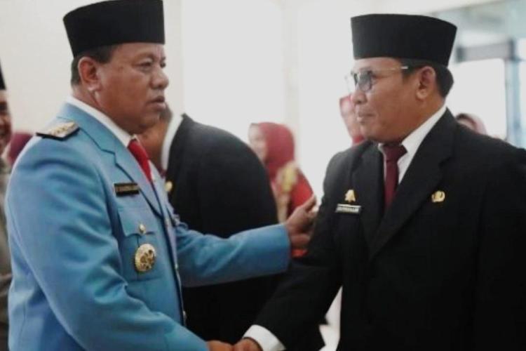 Bupati Kuansing Suhardiman Amby dan Sekda Zulkarnain Terpotret Berada di Bandara Soetta, Mau Menyerahkan Diri ke KPK? 