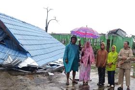 Puting Beliung Mengamuk di Bengkalis! Sekolah Hancur, Ujian Terancam Berantakan