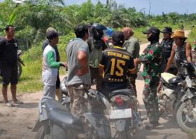 Sempat Hadapi Perlawanan Warga, Satgas PKH Amankan 2 Orang Diduga Bangun Rumah Tinggal Nonpermanen di TNTN 