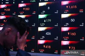 IHSG Nyungsep Parah! Senin Berdarah Hajar Investor Sampai Dompet Menangis