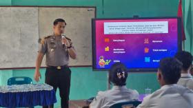 Kapolsek Bagan Sinembah Tanamkan Semangat Anti Narkoba kepada Pelajar, Edukasi Langsung di SMAS Pembangunan Bagan Batu