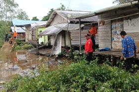 Abrasi Kembali Menggila di Enok, Empat Rumah di Bibir Sungai Nyaris Amblas