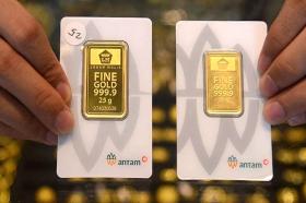 Harga Emas Antam Tergelincir Rp30.000, Saat Emas Dunia Justru Melesat ke Atas
