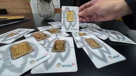 Harga Emas Antam Turun di Akhir Pekan, Tekanan Global Mulai Menggerus Kilau Logam Mulia