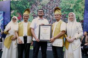 Talam Durian Pekanbaru Pecahkan MURI: Dari Rekor Menuju Pasar, dari Festival Menuju Kesejahteraan UMKM