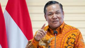 SMA dan SMK Negeri Kehabisan Bangku? SF Hariyanto Sulap Ribuan Kursi Sekolah Swasta Jadi Gratis! 