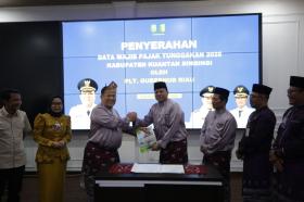 Pemprov Riau Serahkan Data Tunggakan PKB kepada Pemkab Kuansing, Perkuat Sinergi Tingkatkan PAD
