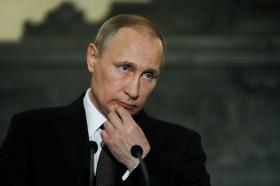 Serangan Ukraina Bikin Rusia Kekurangan Bahan Bakar, Putin Akhirnya Buka Suara