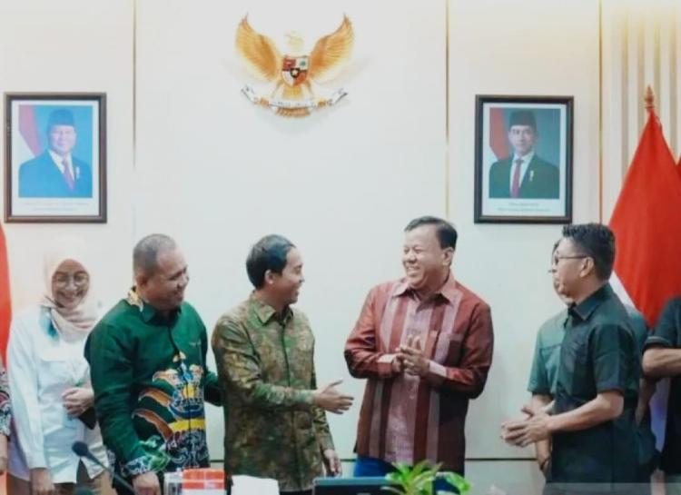 Menhut Raja Juli Buka Suara Usai KPK Usut Dugaan Suap Pelepasan Kawasan Hutan Bupati Kuansing Suhardiman Amby 