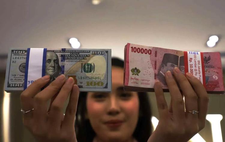 Rupiah Tertekan Lagi, Defisit Dagang Jadi Pemicu Utama Pelemahan