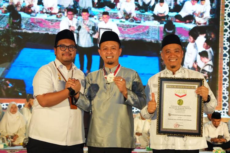 Mengaji Massal ASN Pemko Pekanbaru Pecahkan Rekor MURI pada Penutupan HUT Ke-242