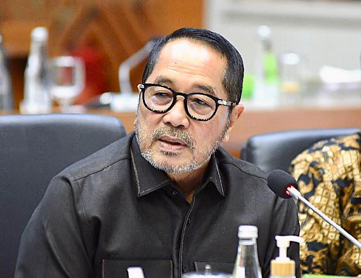 DPR Segera Panggil Menhut Raja Juli Soal 
