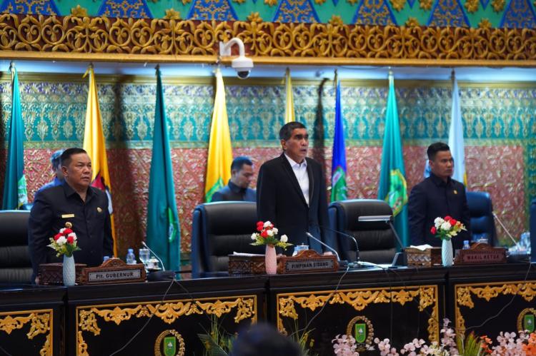 Plt Gubri Terima Pandangan Fraksi, Infrastruktur Jadi Sorotan