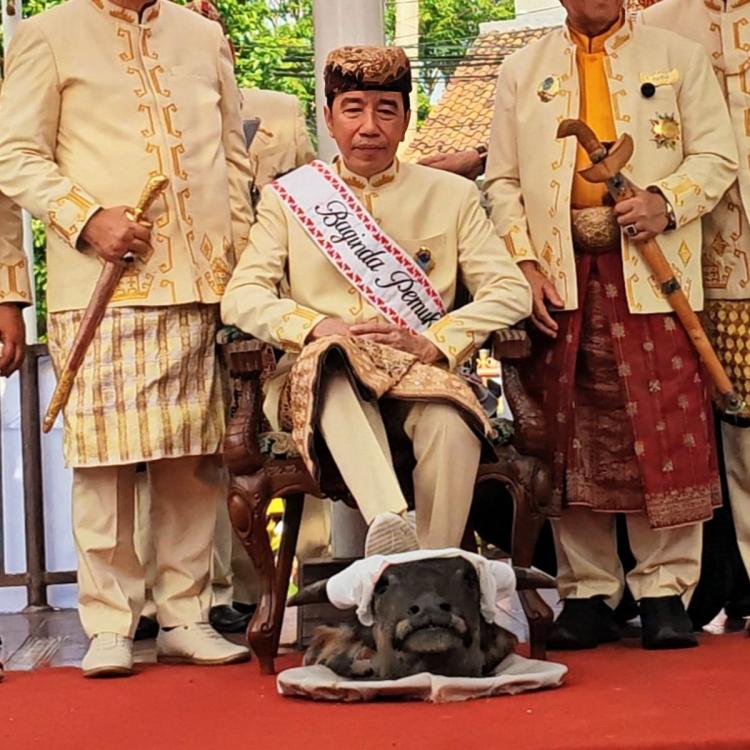 Polemik Ritual Adat Lampung, Jokowi: Jangan Semua Hal Dikaitkan dengan Politik