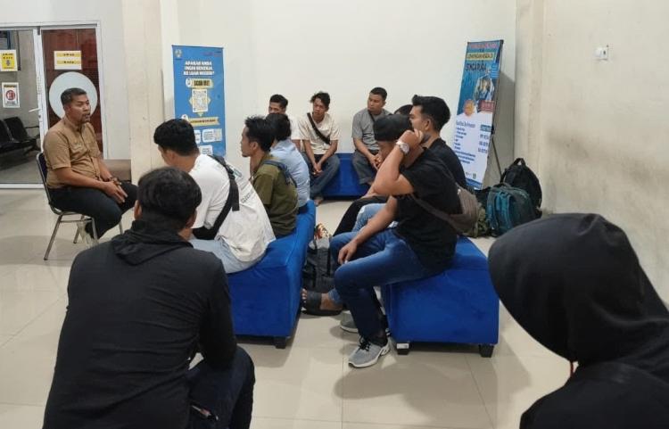Dikirim Lewat Pantai Tanpa Dokumen, PMI Dipulangkan ke Kampung Halaman 
