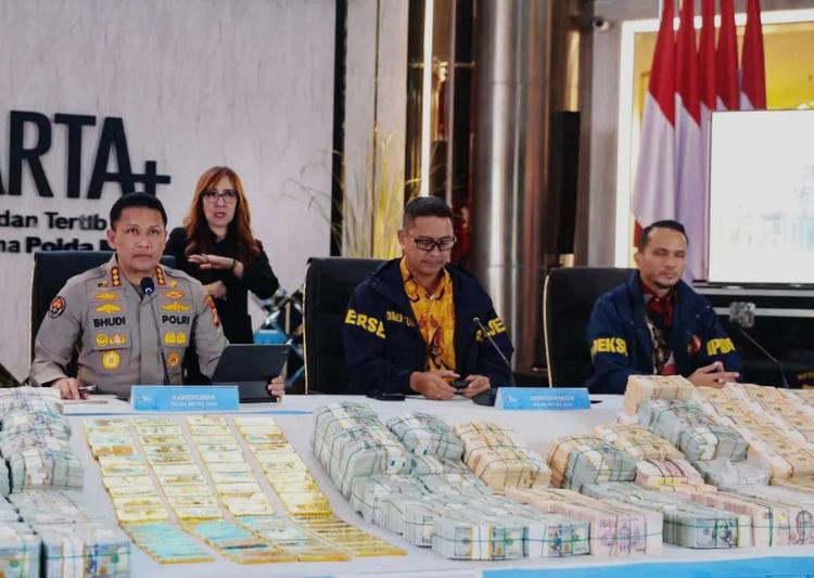 Kasus Febrie Adriansyah Makin Panas, Polri Libatkan FBI hingga Kedutaan Singapura Periksa Dolar Sitaan
