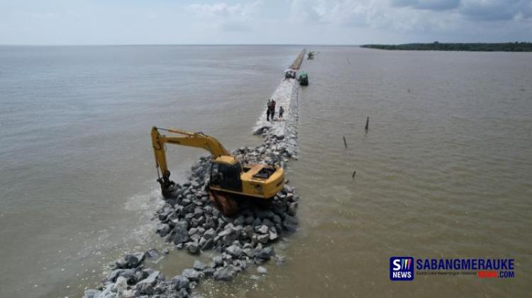 Pemkab Kepulauan Meranti Monitor Progres Pengaman Pantai Kedabu Rapat, Proyek Strategis Nasional Capai 63 Meter