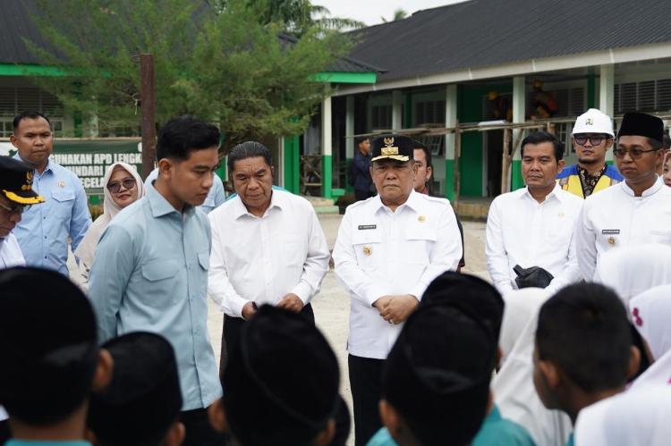 Tinjau MBG Bersama Wapres Gibran, Plt Gubri SF Hariyanto: Pemprov Riau Siap Kawal Program Prioritas Presiden