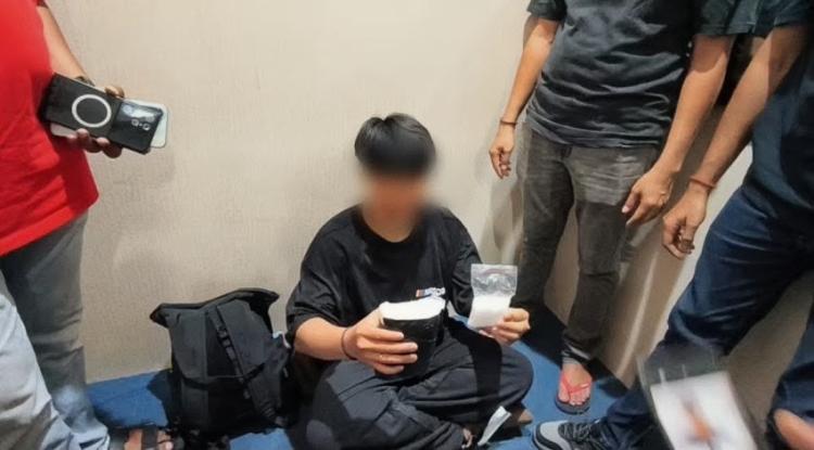 Kabur dari Lapas, Napi Ini Justru Mengirim Sabu Lewat Bandara