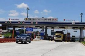 Lahan Kosong Tol Riau Bakal Jadi Ladang Panel Surya Raksasa