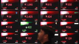 IHSG Rontok Brutal, Pasar Saham Indonesia Dihajar Tiga Pukulan Sekaligus