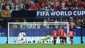 Messi Gagal Lagi Penalti, Pelatih Argentina Scolani: Saya Merinding, Dia Tetap Minta Bola!