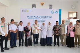 PLN Nyalakan Harapan, Puluhan Pelajar MTsN 2 Payakumbuh Terima Beasiswa Cahaya Pintar dan Edukasi Bahaya Listrik