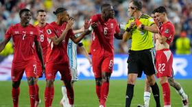Kontroversi Piala Dunia 2026, VAR Ubah Keputusan Wasit dan Usir Breel Embolo