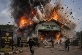 Gudang Pusat Amunisi TNI AD di Madiun Meledak, Korban Dievakuasi ke RSUD Caruban