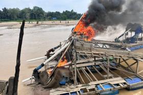 Respon Aduan Warga, 48 Rakit Tambang Emas Ilegal di Sungai Kuantan Dimusnahkan