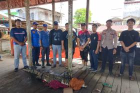 Menegangkan! Aksi Warga Gaung Inhil Jinakkan Buaya Muara Sejak Tengah Malam hingga Dini Hari