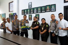 Sepiring Tumpeng di Hari Bhakti Adhyaksa : Saat Polres dan Kejari Kepulauan Meranti Merawat Sinergi Penegakan Hukum 